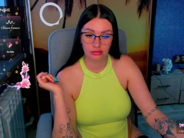 goldenwitchx's BongaCams show and profile