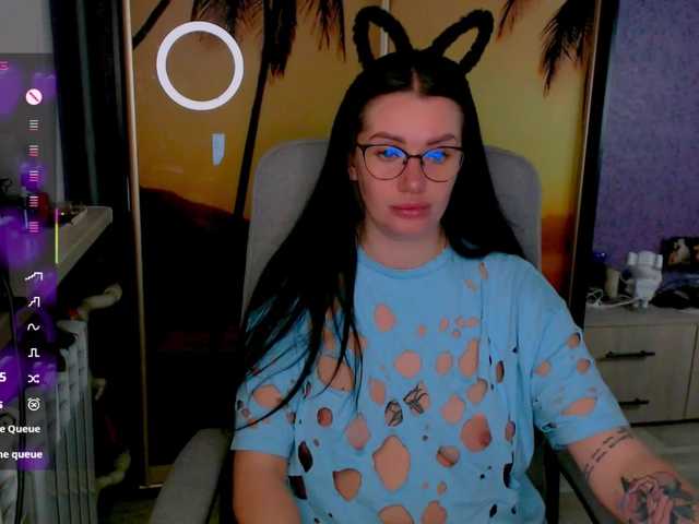goldenwitchx's BongaCams show and profile