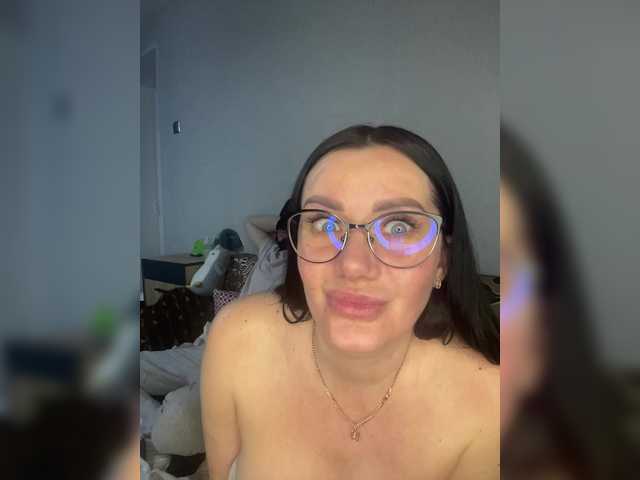 goldenwitchx's BongaCams show and profile