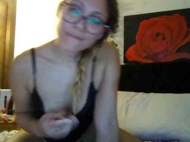 lickablelopez webcam
