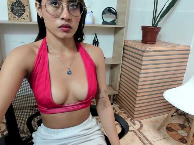 amy-lennox's BongaCams show and profile