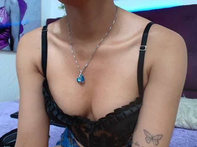 amy-lennox's BongaCams show and profile