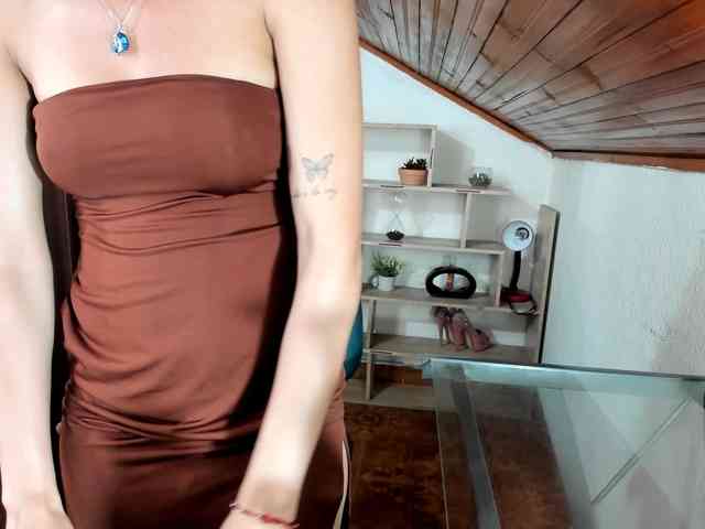 amy-lennox Live Webcam on BongaCams