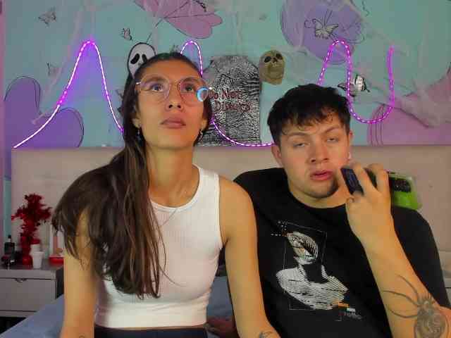 Ethan-N-Abby webcam