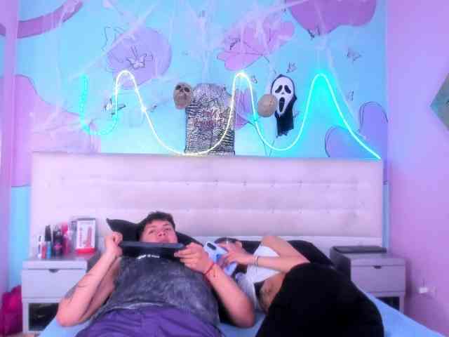 Ethan-N-Abby webcam