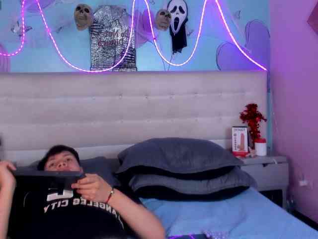 Ethan-N-Abby webcam