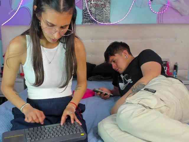 Ethan-N-Abby webcam