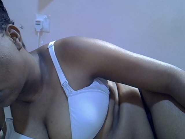 Ebonybootygirl's BongaCams show and profile