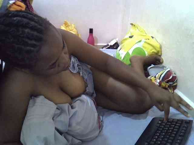 Ebonybootygirl webcam