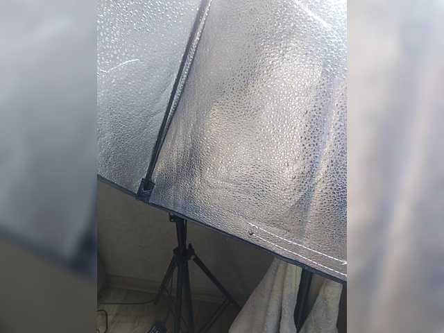 SquirtWave's BongaCams show and profile