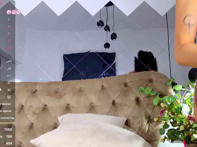 TiffanyWestXXX webcam