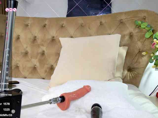 TiffanyWestXXX webcam