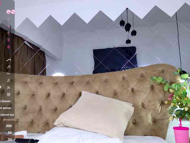 TiffanyWestXXX webcam