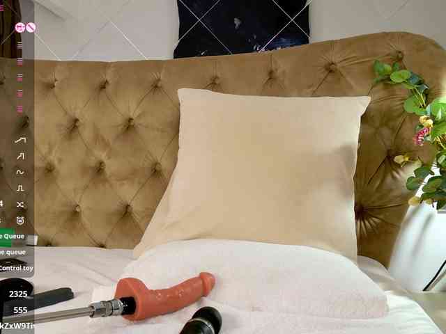 TiffanyWestXXX webcam