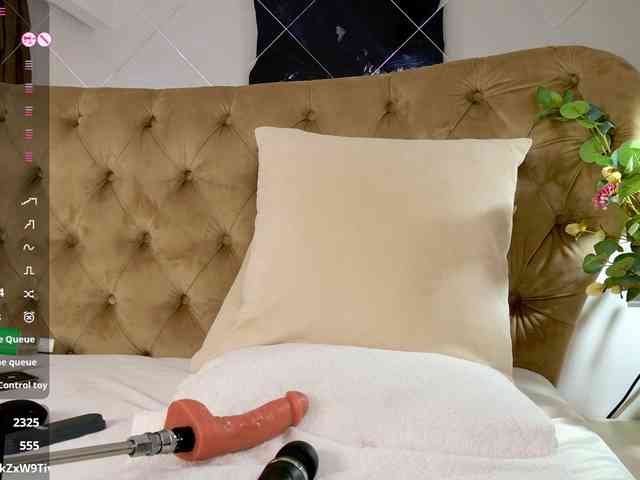 TiffanyWestXXX webcam