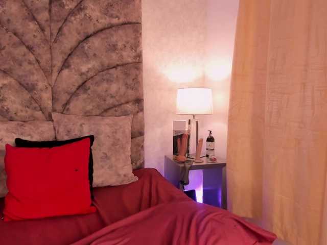 laurabassi's BongaCams show and profile