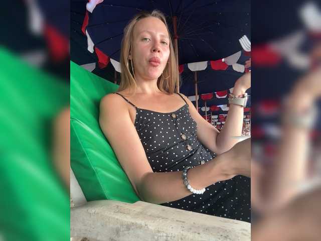 Linnea's BongaCams show and profile