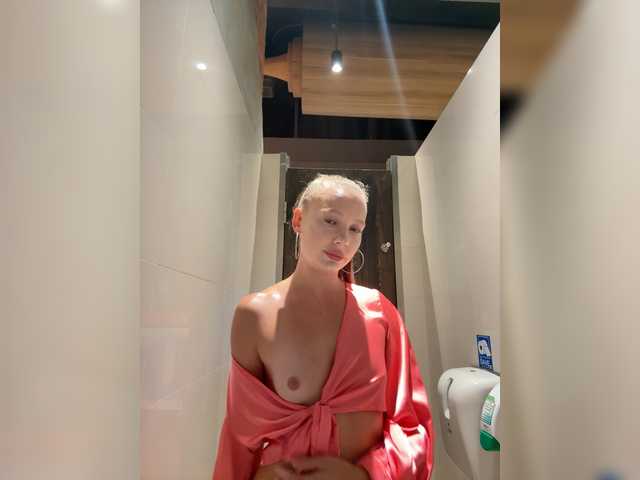 Linnea from BongaCams is Freechat