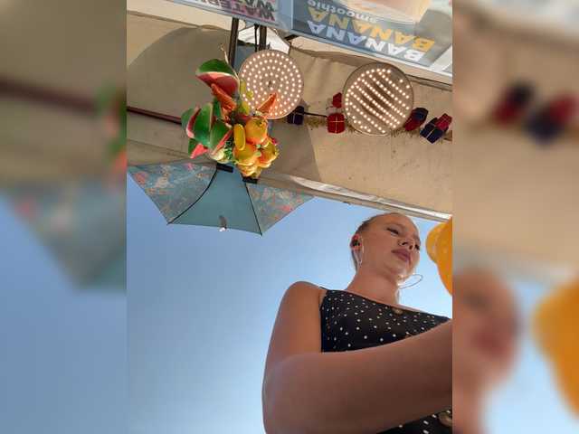 Linnea's BongaCams show and profile