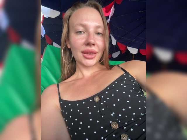 Linnea's BongaCams show and profile