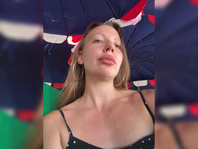 Linnea's BongaCams show and profile