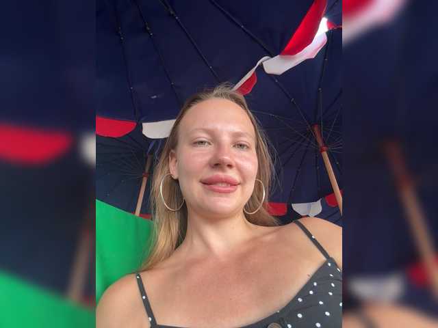 Linnea's BongaCams show and profile