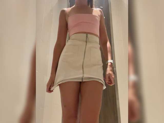 Linnea's BongaCams show and profile