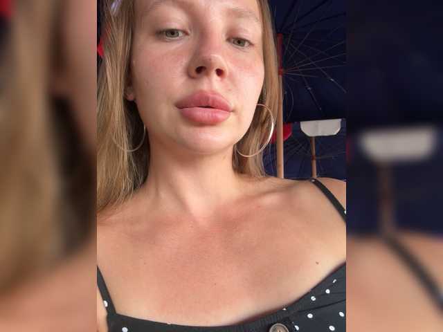 Linnea's BongaCams show and profile