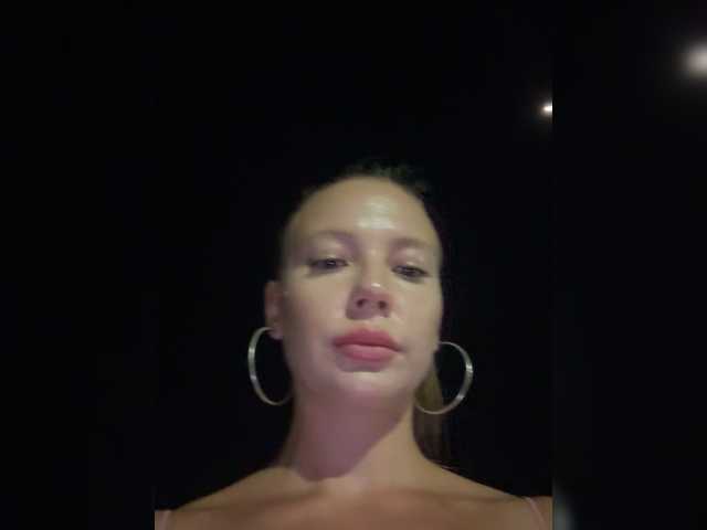 Linnea's BongaCams show and profile