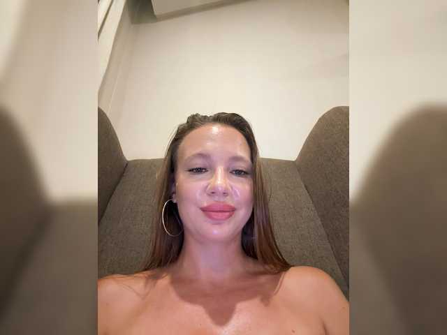 Linnea's BongaCams show and profile