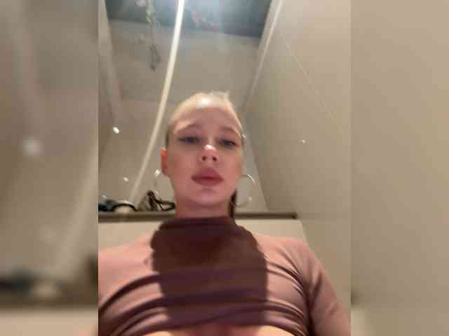 Linnea Live Webcam on BongaCams