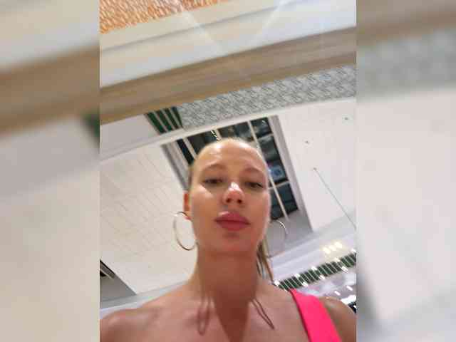 Linnea Live Webcam on BongaCams