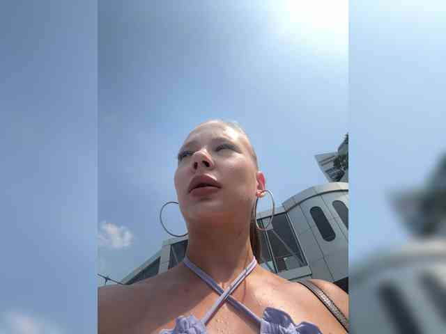 Linnea Live Webcam on BongaCams