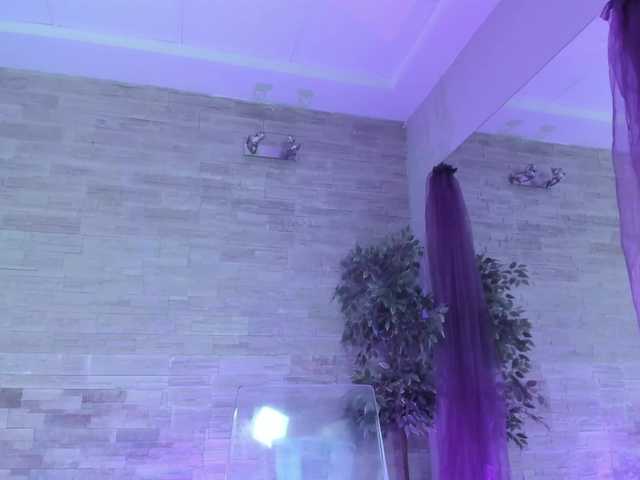 boobzilla's BongaCams show and profile