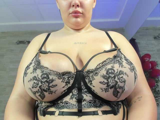 boobzilla's BongaCams show and profile