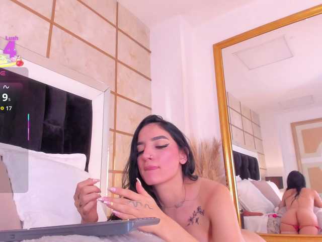 RoxyLior's BongaCams show and profile