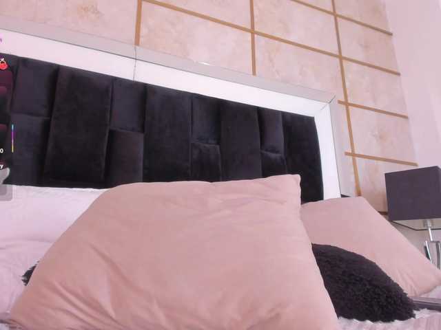 RoxyLior's BongaCams show and profile