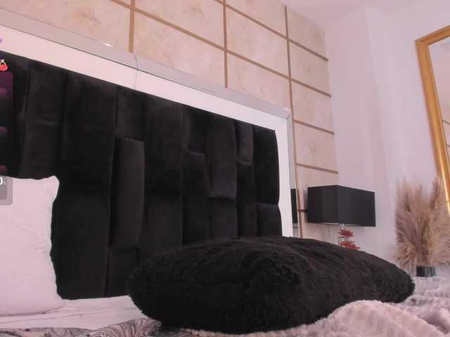 RoxyLior's BongaCams show and profile