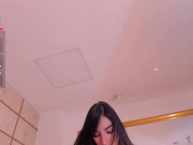 RoxyLior's BongaCams show and profile