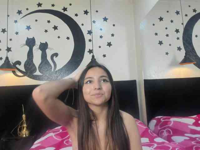 MeggannFoxx webcam