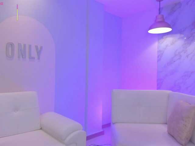 VeronicaBlue's BongaCams show and profile