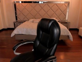 MaddisonTaylor Porn Show