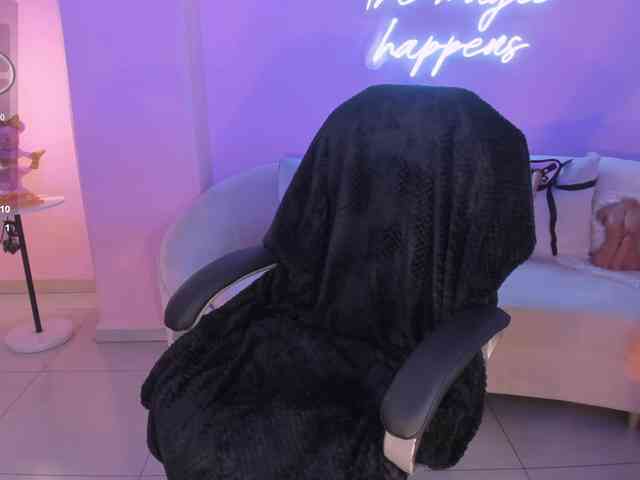 MilaColeman webcam
