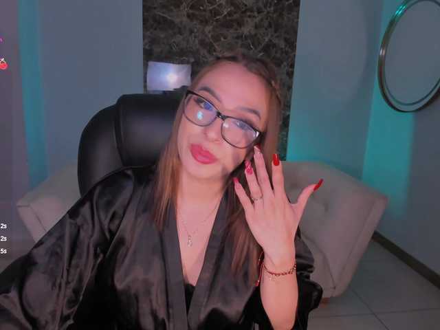 LizzCooper's BongaCams show and profile