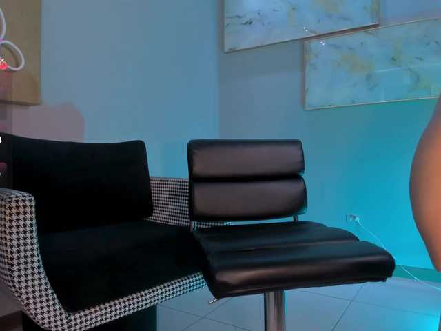 LizzCooper's BongaCams show and profile