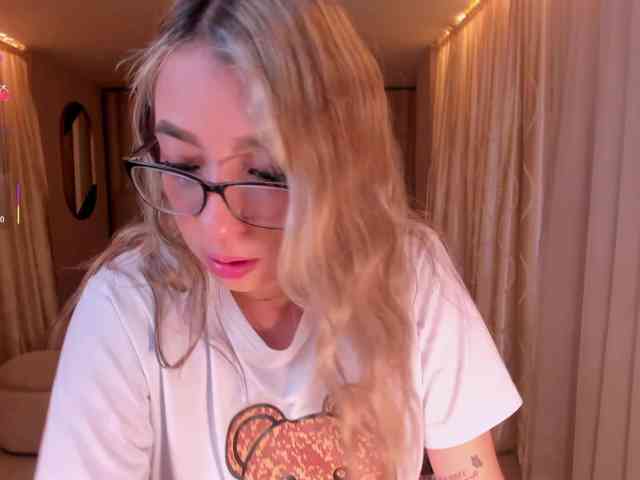 LizzCooper webcam