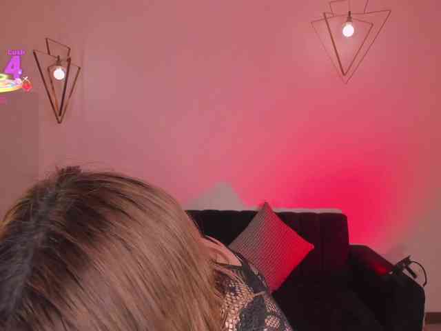 LizzCooper Live Webcam on BongaCams