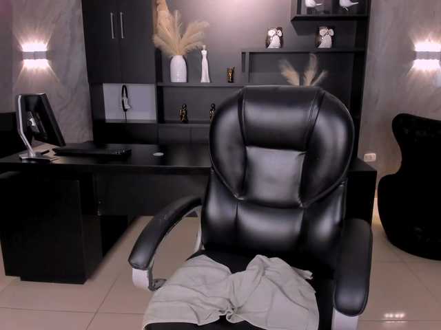 AmberColors's BongaCams show and profile