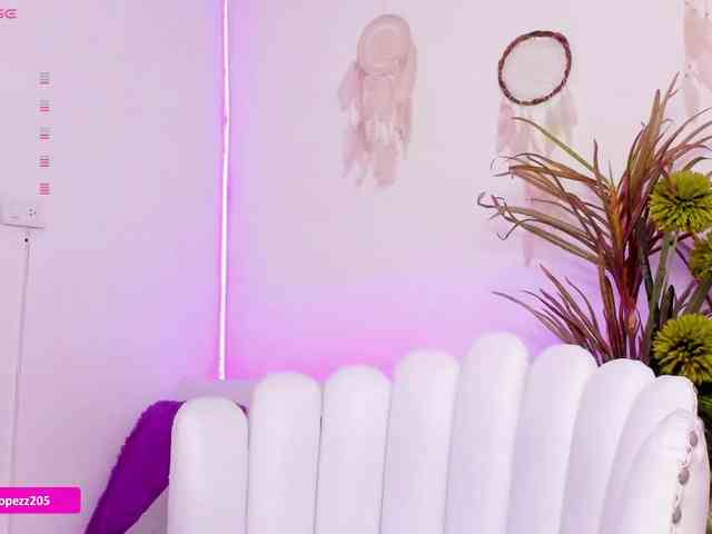 Emylopez webcam