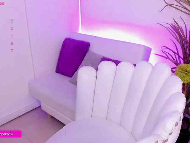 Emylopez's webcam live show